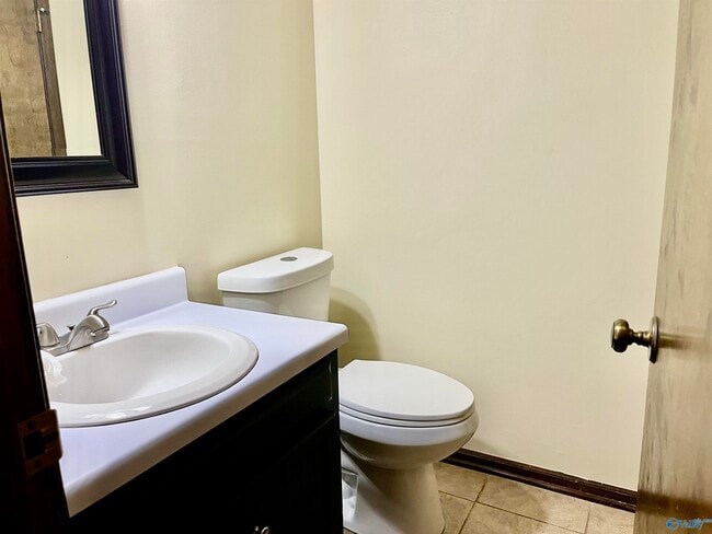 Photo - 2221 Westmead Dr SW