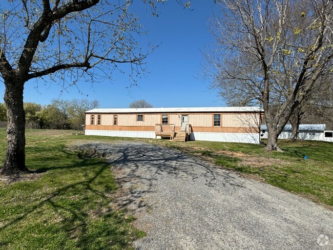 Building Photo - 3/2 close to Kings Mtn, Shelby, I-85 and H... Rental