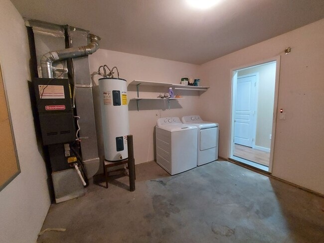 Photo - 3 bedroom 2 bath home with attached garage