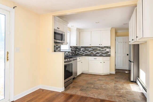 Photo - 10 Spring Valley Rd