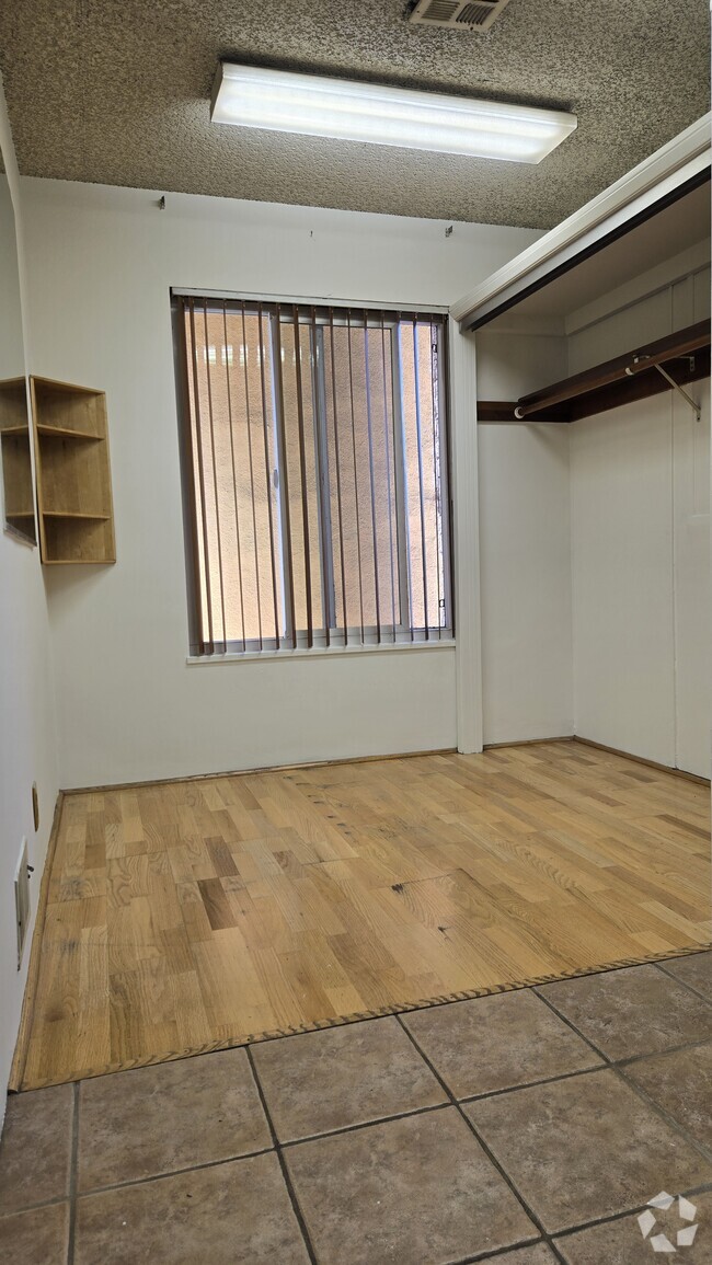 Building Photo - 8404 Pershing Dr Unit #C Rental