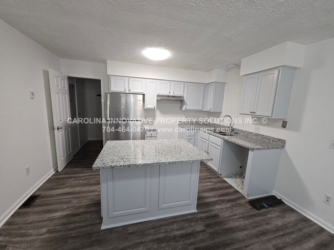 Photo - 1409 Tinnin Ave