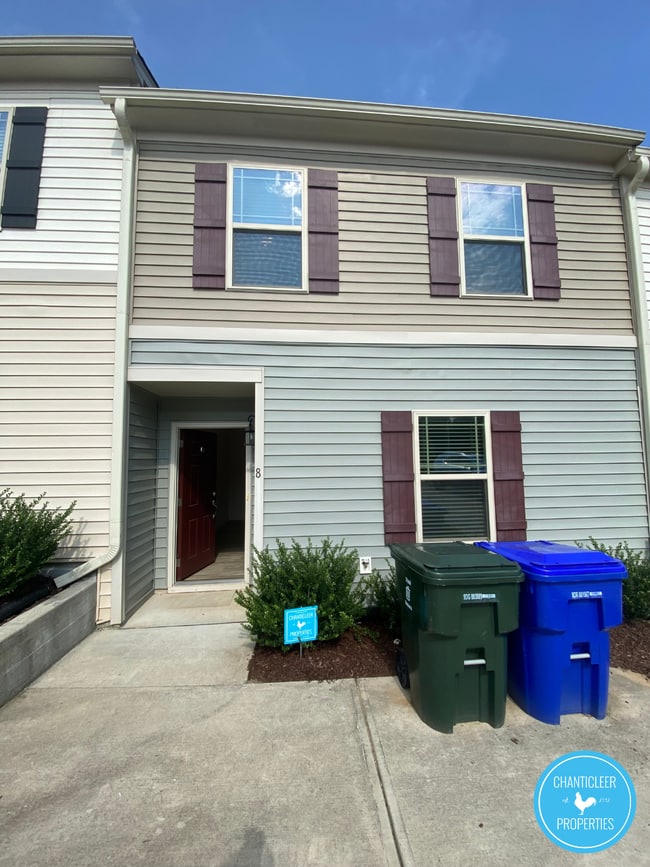 Building Photo - 8 Rochambeau Ct