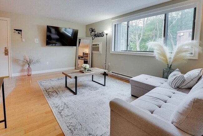 Photo - 83 Nicholas Rd Unit H