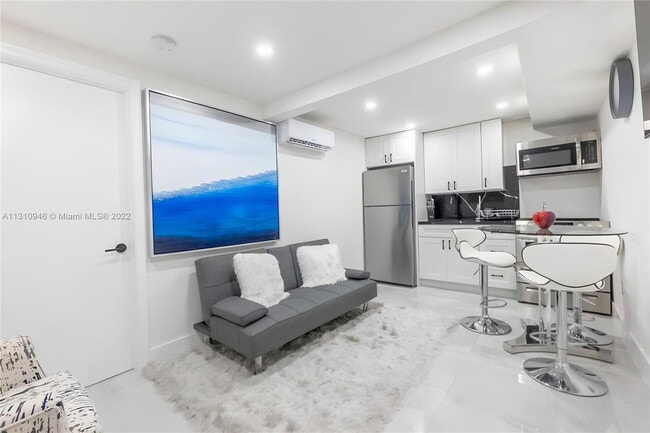 Photo - 52 NE 47th St Unidad 1