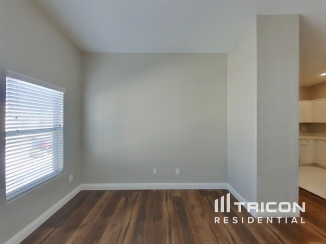 Photo - 8803 Tomnitz Ave