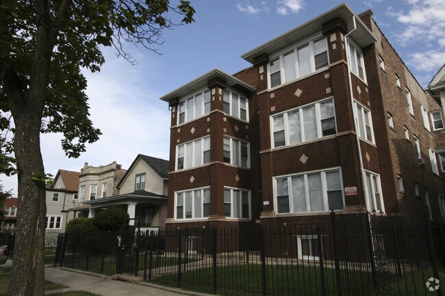 Photo - 5808-5810 W Erie St