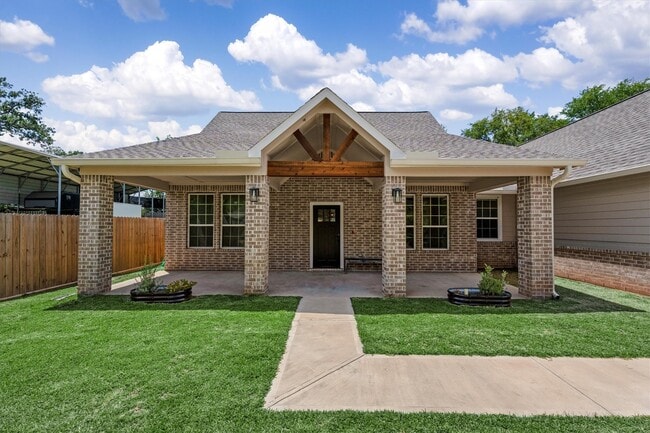 Photo - 24738 Roscommon Ln