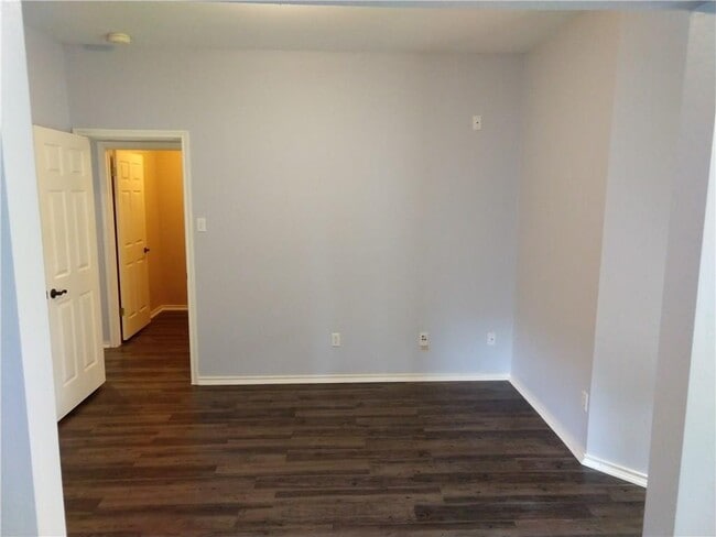 Photo - 1007 Russwood Cove