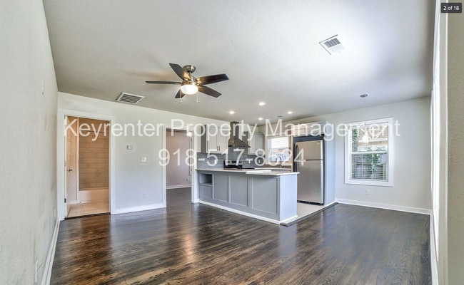Photo - 3315 E 8th St Unit 3315