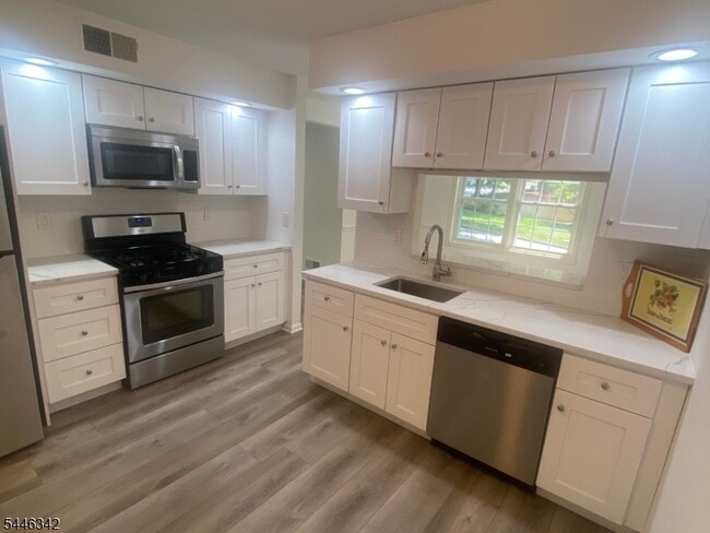 Photo - 11 Heritage Dr Unit 11D