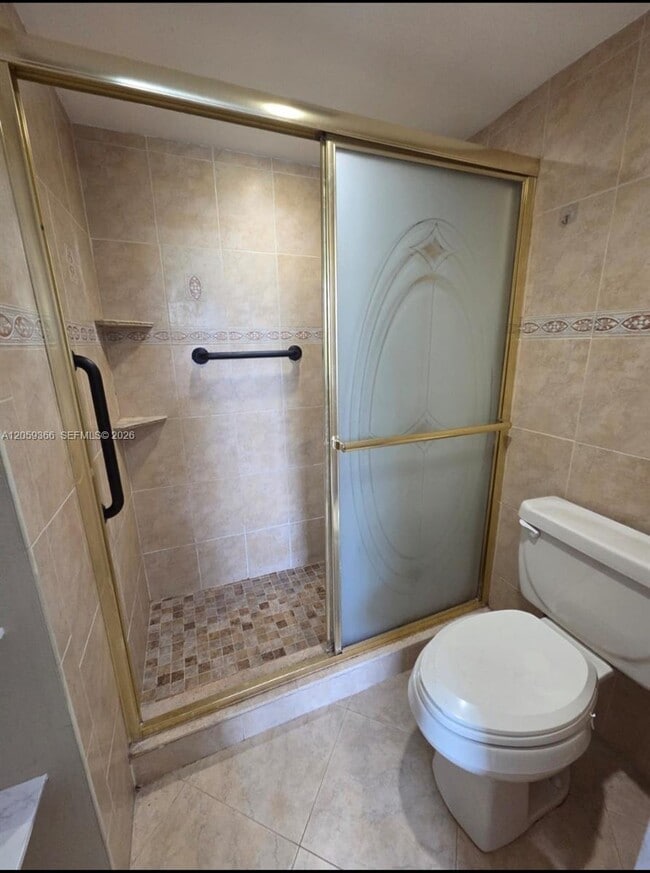 3750 Inverrary Dr Unit 2B