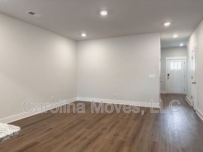 Photo - 406 Hazelcote Rd