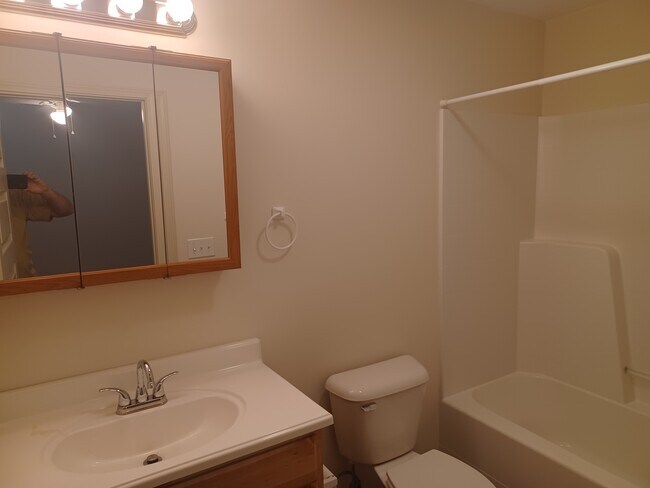 Photo - 811 Island View Dr