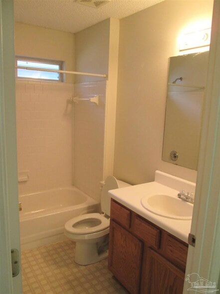 Photo - 4064 Glenway Dr