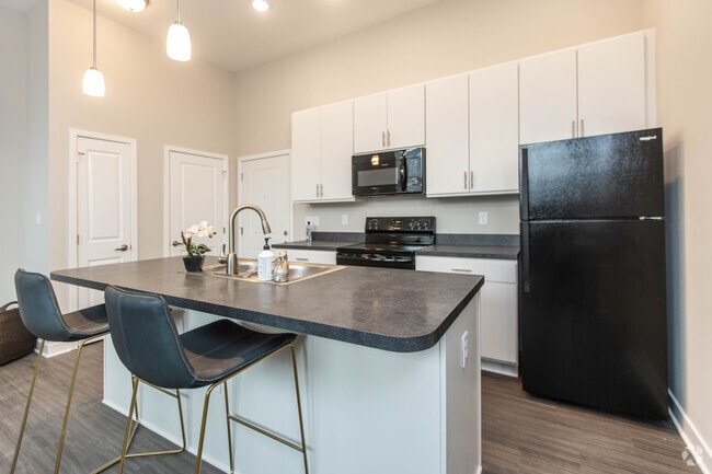 1BR, 1BA - 720-985 SF