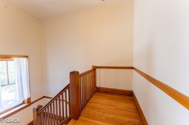 5325 W Montrose Ave Unit 2
