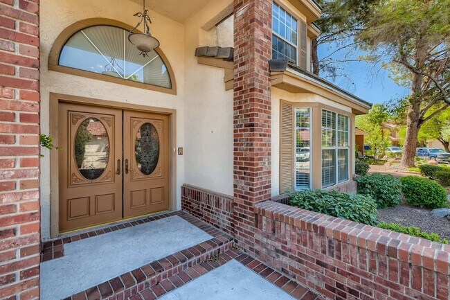 Photo - 38 Hummingbird Ln