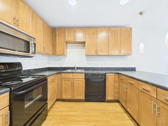 Photo - 711 W 32nd St Unidad 139