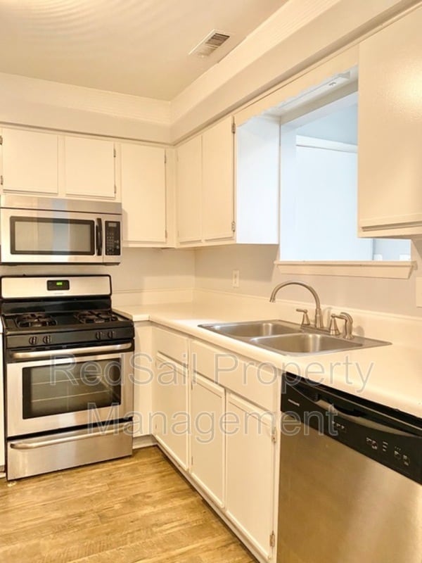 Photo - 23 Riverchase Dr