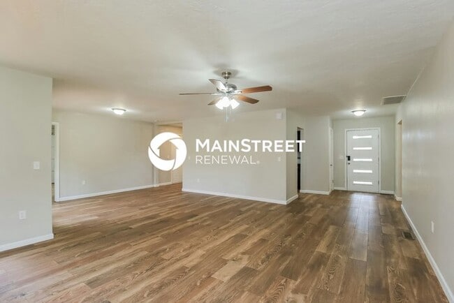 3 Bedroom Pet-Friendly Home in Oklahoma City, OK with Main Street Renewal