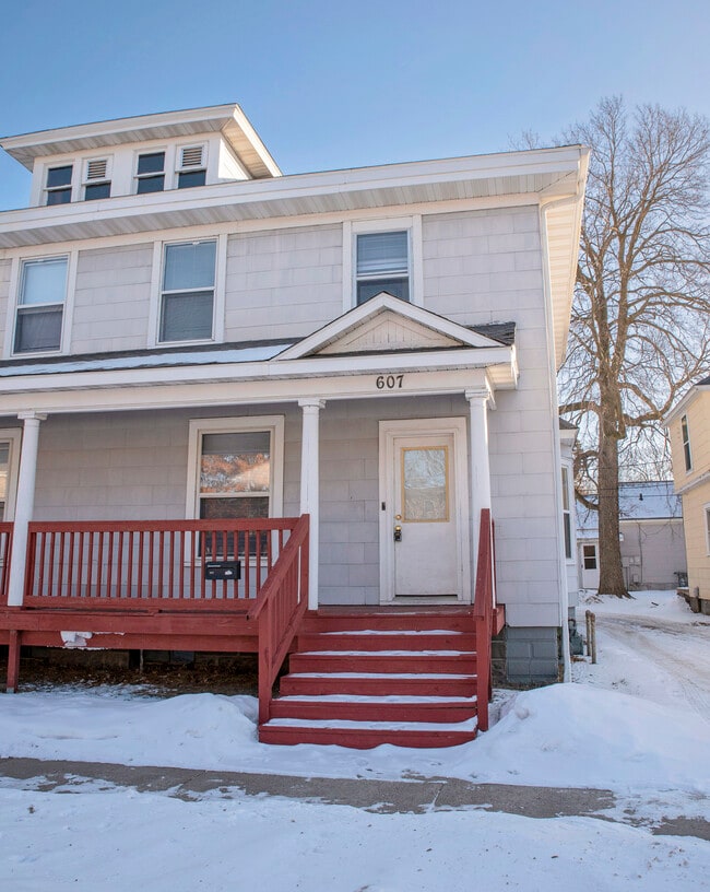 609 5th Ave