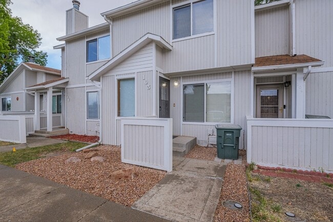 Photo - 1305 Wellington Ave