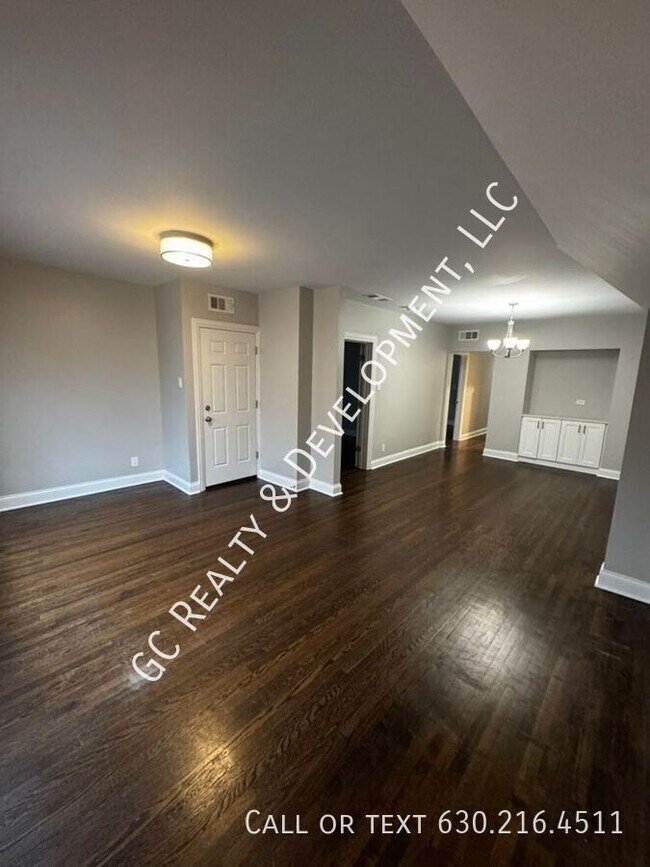 Photo - 4343 N Troy St Unit 2