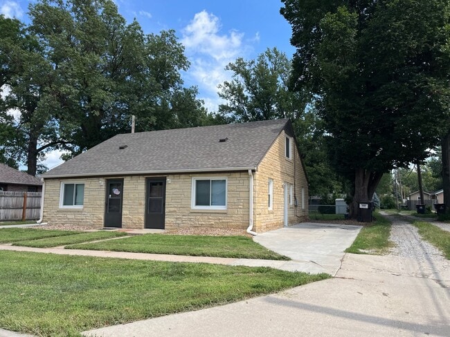 Building Photo - SJK Dwellings LLC Unit 924 N 35th Street Rental