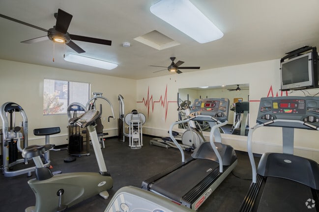 Gimnasio - Lakeview Apartments