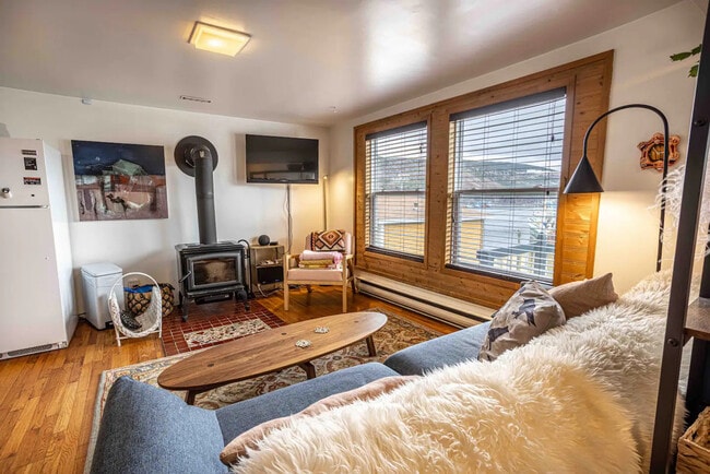 Photo - 3 Middle Battery Rd Unit SI FL2-ID1438827P