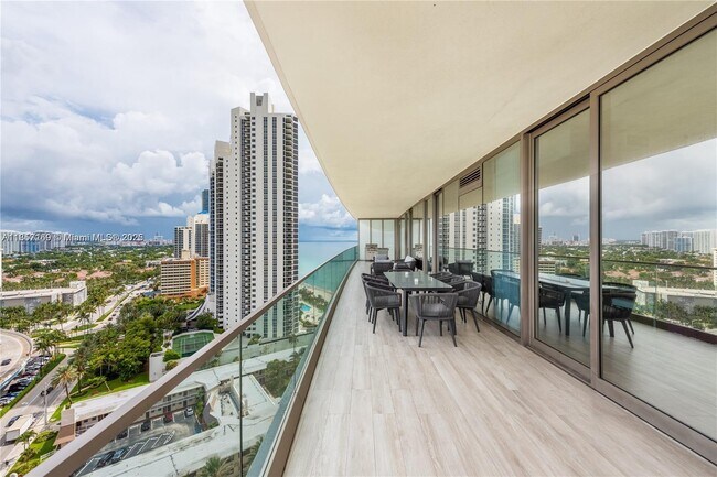 Photo - 18975 Collins Ave Unit 1605