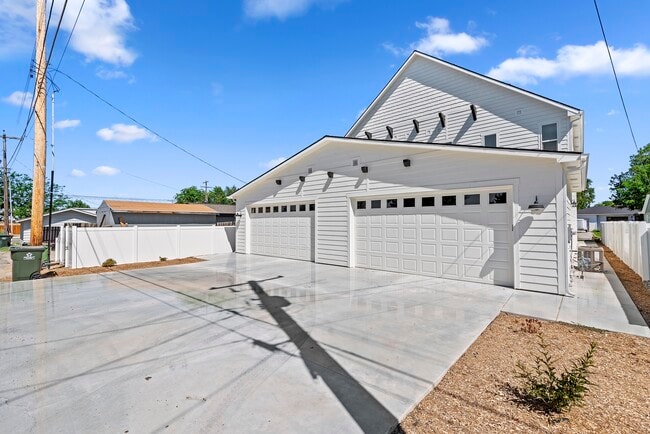 Photo - 33 E Carlton Ave