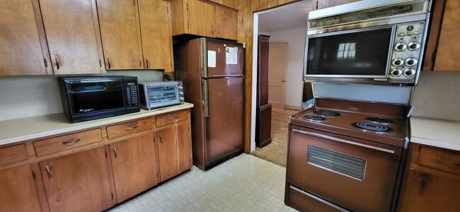 Photo - 2-bedroom, 1-bath partially furnished home