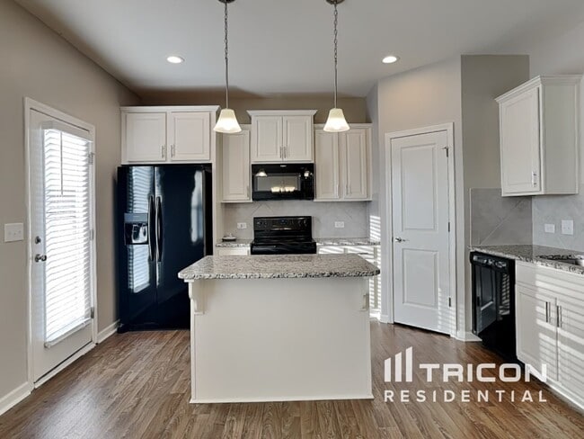 Photo - 120 Canada Dr