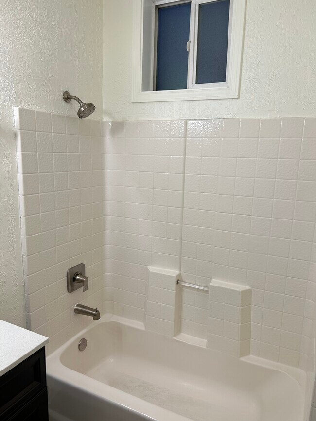 Photo - 304 W Willis St