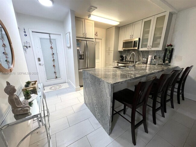 Photo - 5103 NW 35th St Unit 402