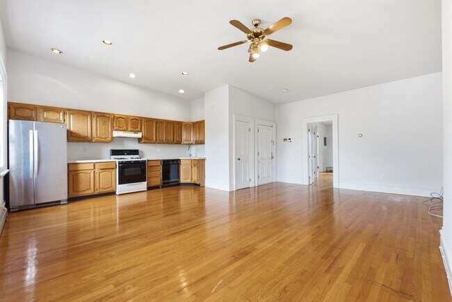 Photo - 249 8th St