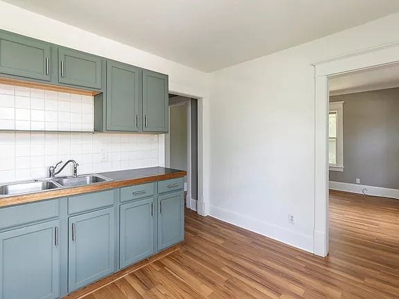 Photo - "Charming 2-Bedroom Gem with Ample Space on Cottage Grove Avenue!" Unit 3