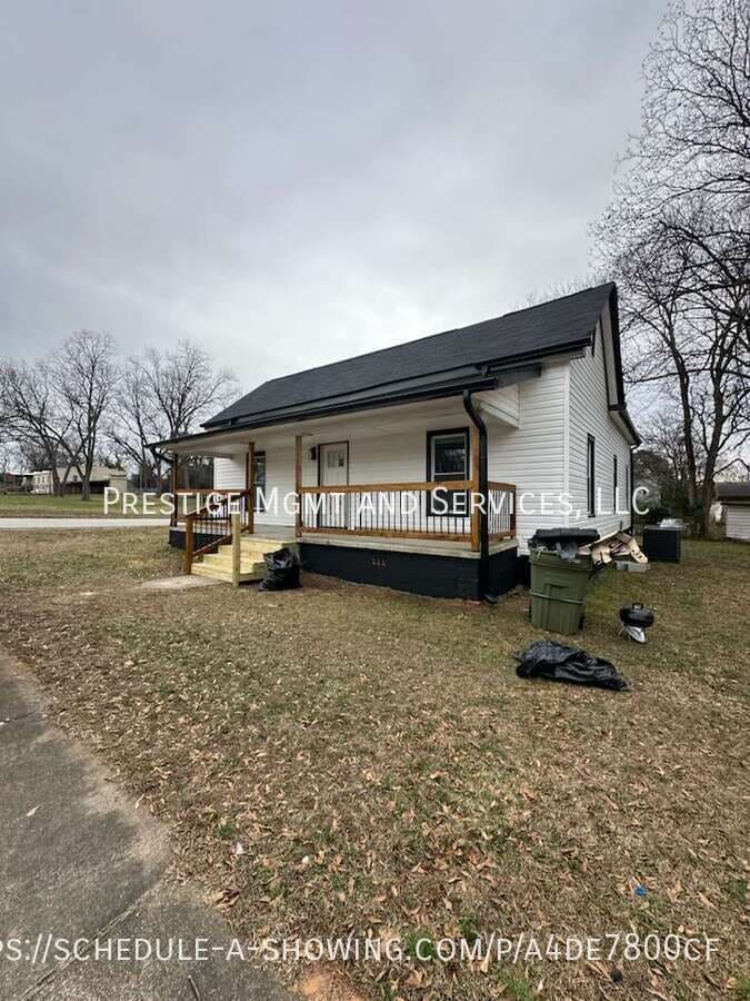 Photo - 401 Holmes St