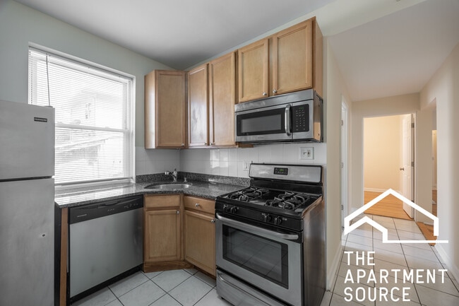 Building Photo - 3436 W Leland Ave Unit 1W Rental