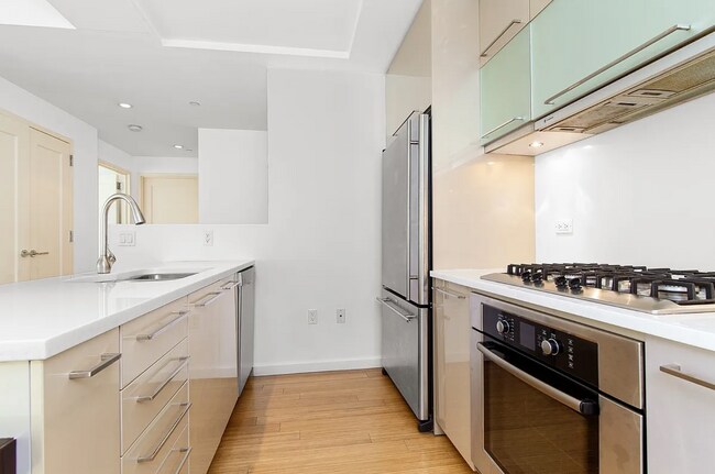 Photo - QUEENS PLAZA NORTH Unit 6E