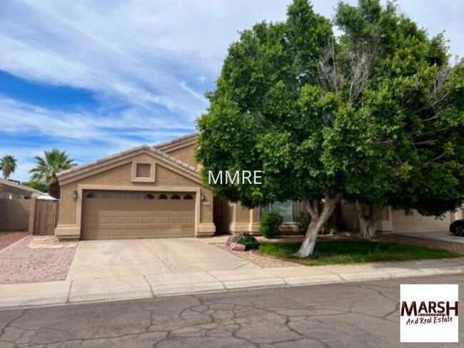 Building Photo - 4 bedrooms with lots of living space in Chandler!