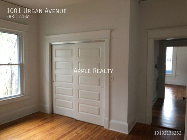 Photo - 1001 Urban St