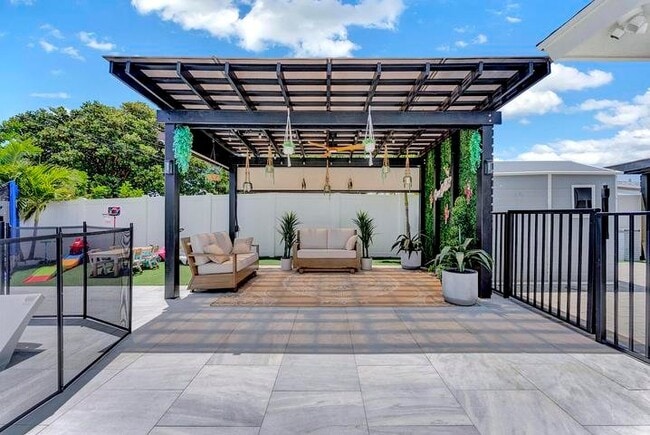 Photo - 413 SW 15th Ave