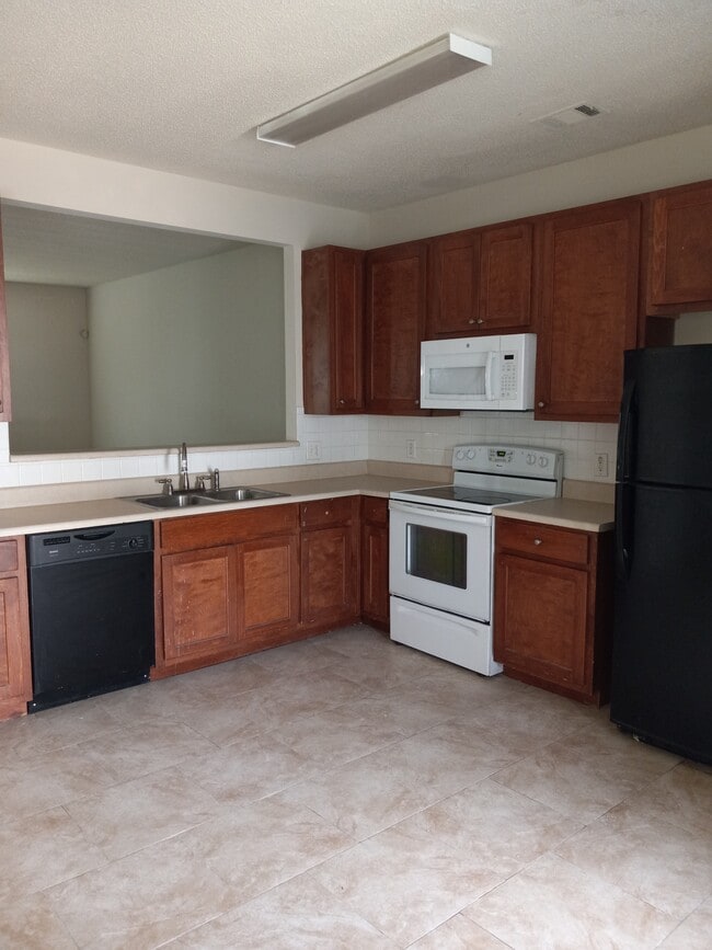 Photo - 8651 Thomas Rd