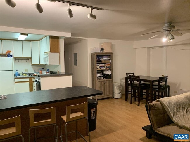 Building Photo - 1215 Wertland St Unit a14