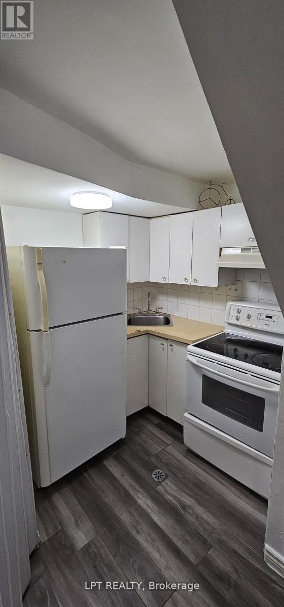 Photo - 382 Pinemeadow Ave