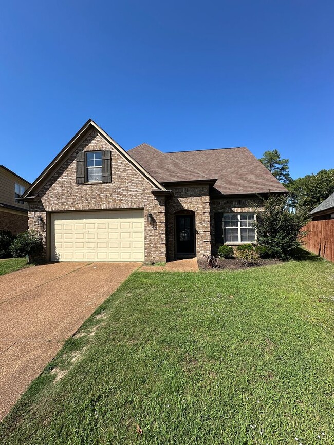 Building Photo - 4 BR/ 2.5 BA in Exclusive Snowden Grove!