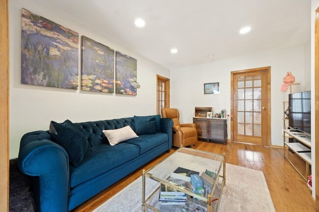 Building Photo - 228 Willow Ave Unit C